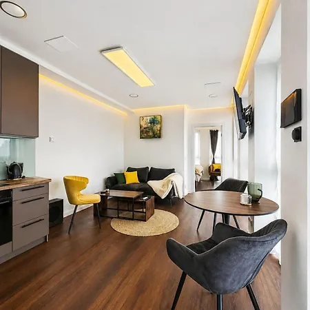Apartament New Luxury 2br With Wifi, Sonos Sound, Tv, Led Ambience & Air Conditioning In Kaunas, Freda