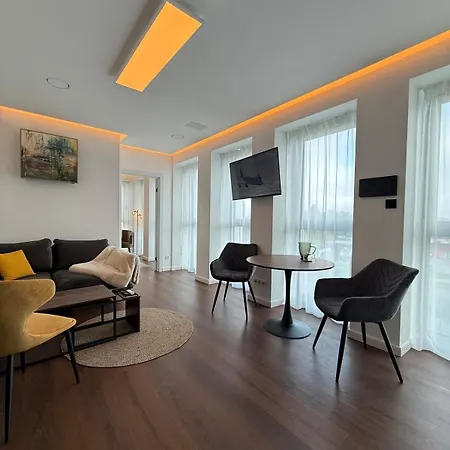 New Luxury 2br With Wifi, Sonos Sound, Tv, Led Ambience & Air Conditioning In Kaunas, Freda * Kowno