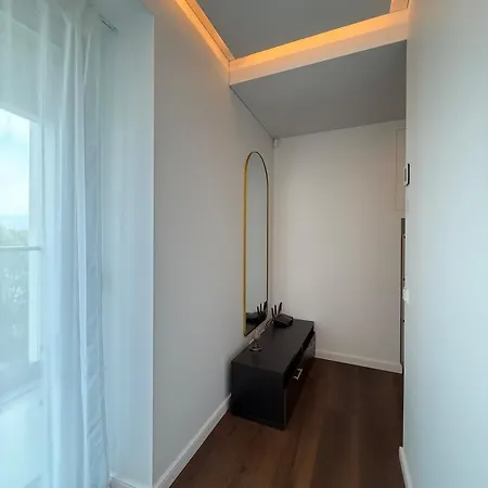 New Luxury 2br With Wifi, Sonos Sound, Tv, Led Ambience & Air Conditioning In Kaunas, Freda Apartament Kowno