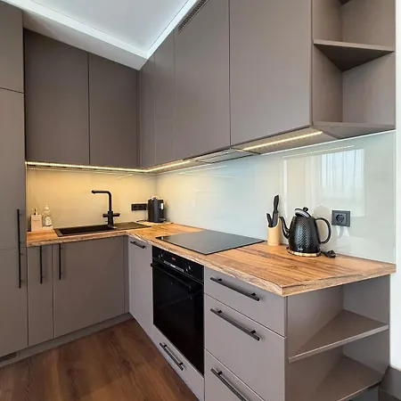 New Luxury 2br With Wifi, Sonos Sound, Tv, Led Ambience & Air Conditioning In Kaunas, Freda Apartament Kowno